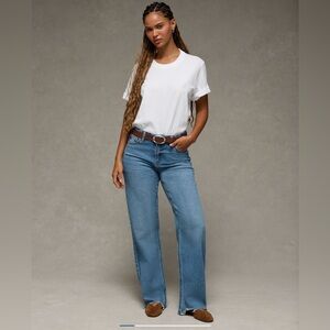 American Eagle Strigid Curvy High-Waisted Stovepipe Jean